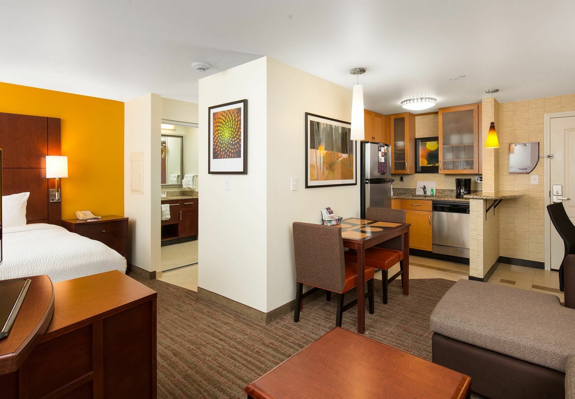 Residence Inn By Marriott Springfield Old Keene Mill Exterior foto
